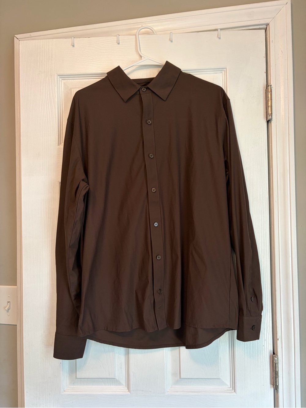 Fabletics The Don Long Sleeve Button
Up (Slim Fit) in Cacao
